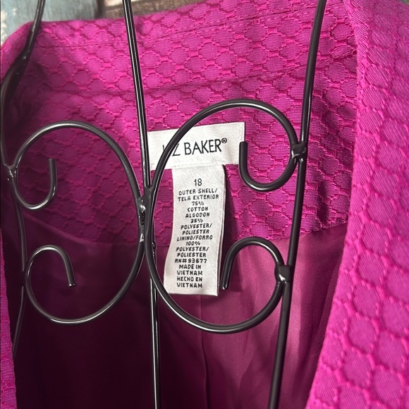 Liz Baker Fuchsia Textured Blazer - Picture 3 of 15